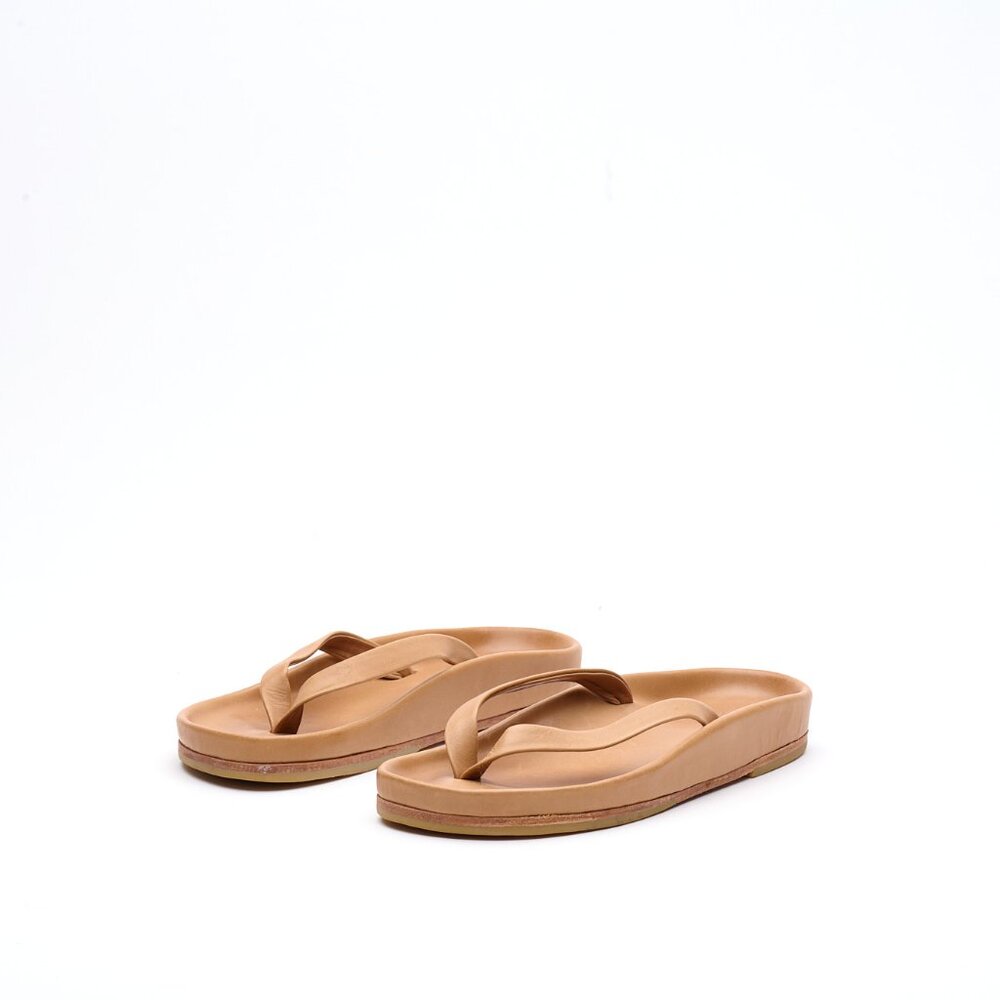 Lauren Manoogian Zori Sandals (size 36) in a light brown